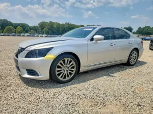 Lexus LS 4.6L 8 2015