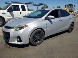 Toyota Corolla 1.8L 4 2015