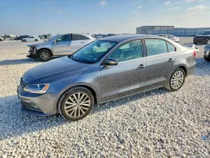 Volkswagen Jetta 1.8L 4 2015