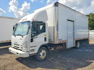 Isuzu NPR 6.6L 8 2021