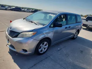 Toyota Sienna 3.5L 6 2014