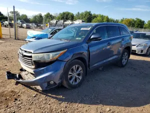 Toyota Highlander 3.5L 6 2015