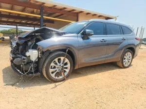 Toyota Highlander 3.5L 6 2021