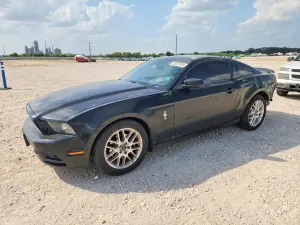 Ford Mustang 3.7L 6 2013
