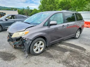 Toyota Sienna 3.5L 6 2011
