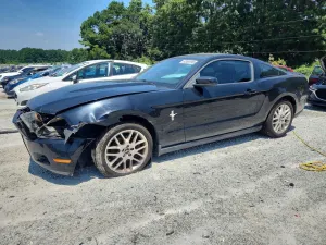 Ford Mustang 3.7L 6 2012