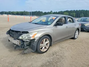 Nissan Altima 2.5L 4 2015