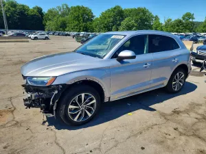 Audi Q5 2.0L 4 2024