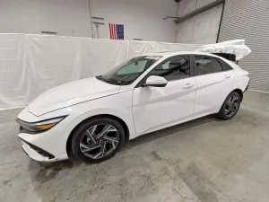 Hyundai Elantra 2.0L 4 2025