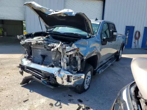 Chevrolet Silverado 1500 6.6L 8 2025