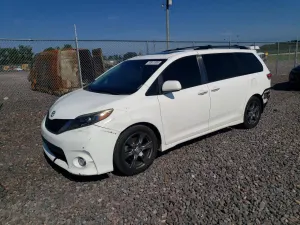 Toyota Sienna 3.5L 6 2017