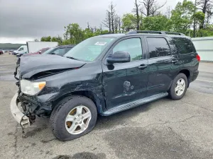 Toyota Sequoia 5.7L 8 2015
