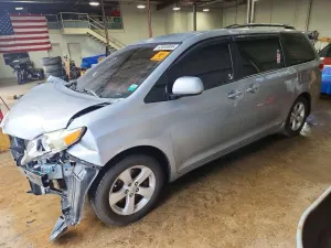 Toyota Sienna 3.5L 6 2011