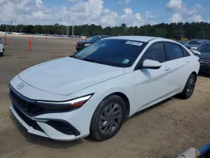 Hyundai Elantra 2.0L 4 2024