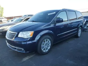 Chrysler Town & Country TOURING 3.6L 6 2013