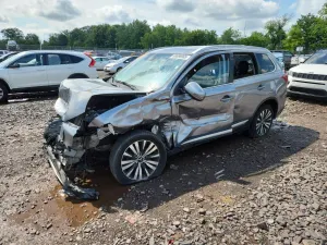 Mitsubishi Outlander SE 2.4L 4 2020