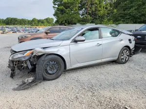 Nissan Altima 2.5L 4 2020