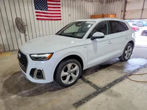 Audi Q5 2.0L 4 2023