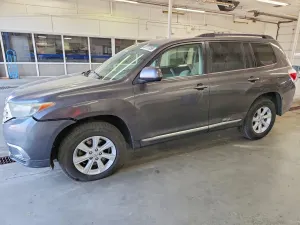 Toyota Highlander 3.5L 6 2013