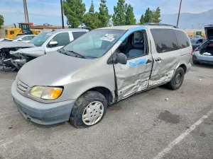 Toyota Sienna 3.0L 6 2003