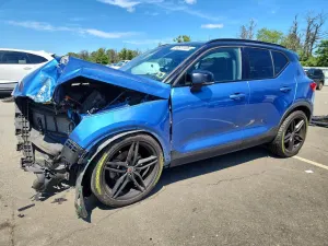 Volvo XC40 2.0L 4 2019