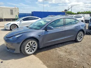 Tesla Model 3 2022