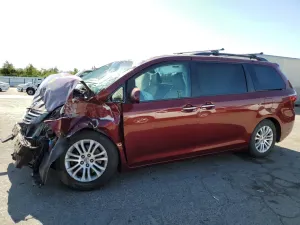 Toyota Sienna 3.5L 6 2015