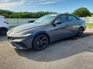 Hyundai Elantra 2.0L 4 2026