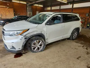 Toyota Highlander 3.5L 6 2015