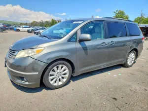 Toyota Sienna 3.5L 6 2011