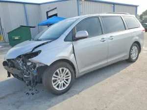 Toyota Sienna 3.5L 6 2012