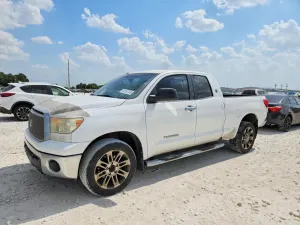 Toyota Tundra 4.6L 8 2013