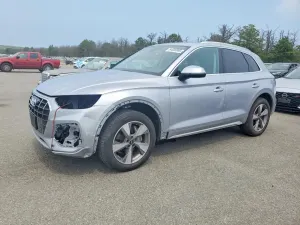 Audi Q5 2.0L 4 2023