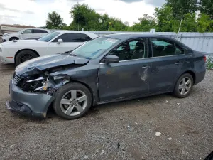 Volkswagen Jetta 2.0L 4 2014