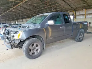 Nissan Titan 5.6L 8 2005