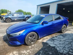 Hyundai Elantra 2.0L 4 2023