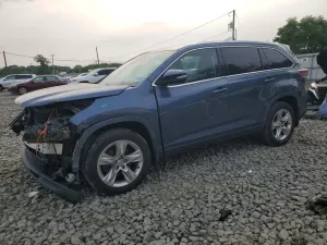 Toyota Highlander 3.5L 6 2015
