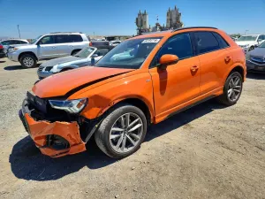 Audi Q3 2.0L 4 2025