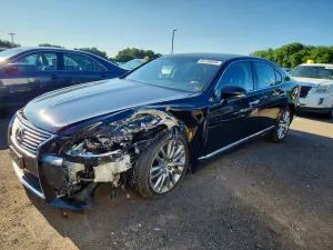 Lexus LS 4.6L 8 2013