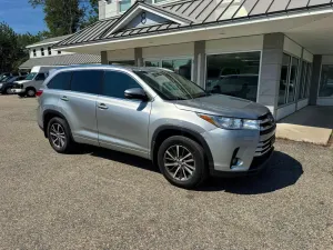 Toyota Highlander 3.5L 6 2017