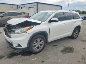 Toyota Highlander 3.5L 6 2015