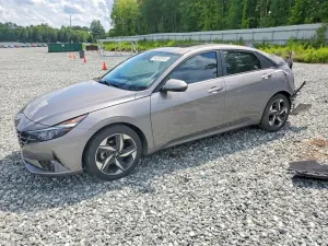 Hyundai Elantra 2.0L 4 2022