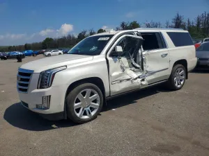 Cadillac Escalade 6.2L 8 2015