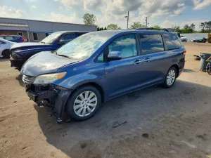 Toyota Sienna 3.5L 6 2013