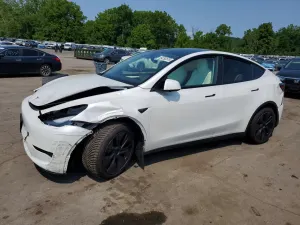 Tesla Model Y 2025