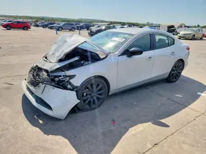 Mazda 3 2.5L 4 2024