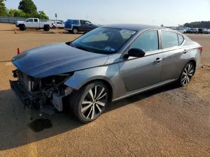 Nissan Altima 2.5L 4 2020