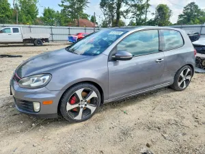 Volkswagen Golf 2.0L 4 2011