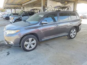 Toyota Highlander 3.5L 6 2013
