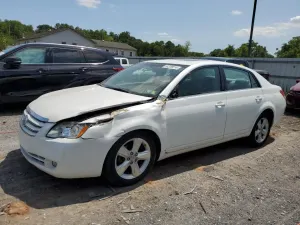 Toyota Avalon XL 3.5L 6 2005